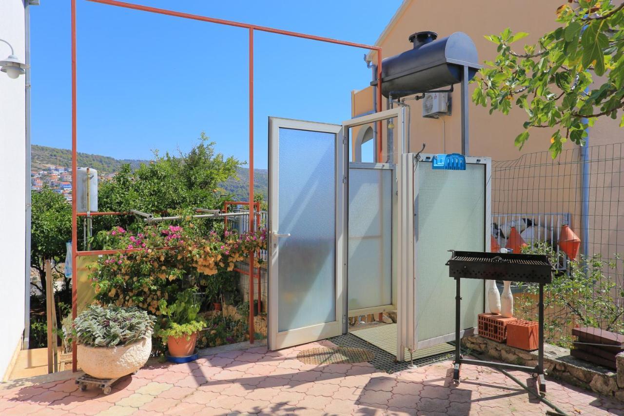 Apartments By The Sea Businci, Ciovo - 9450 Trogir Bagian luar foto